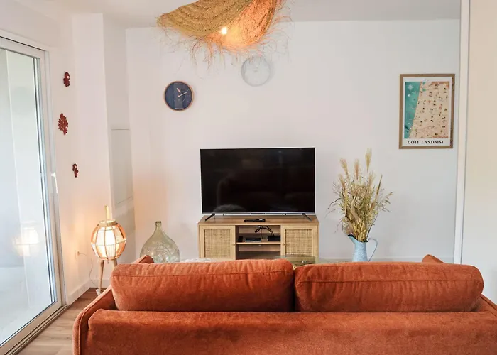 Jade Et Elena-2 By Interhome